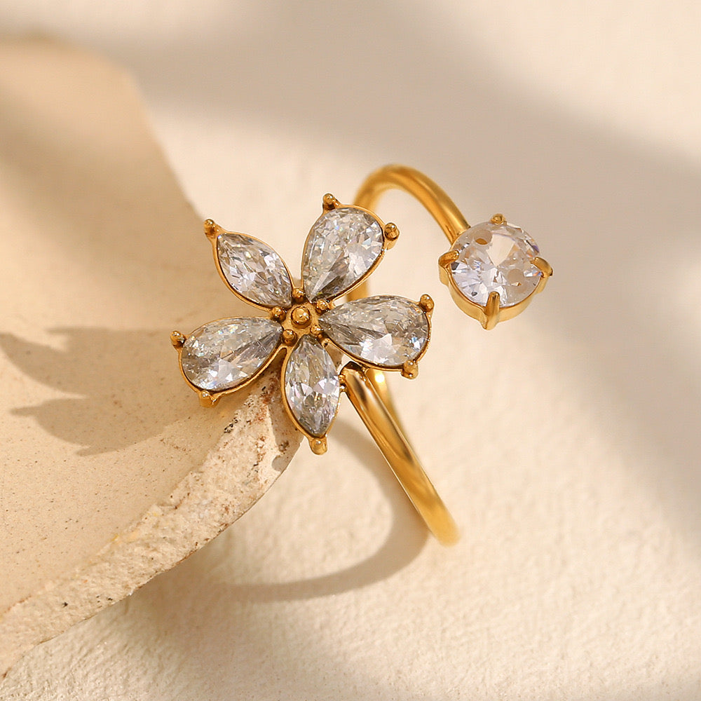 Floreia Ring