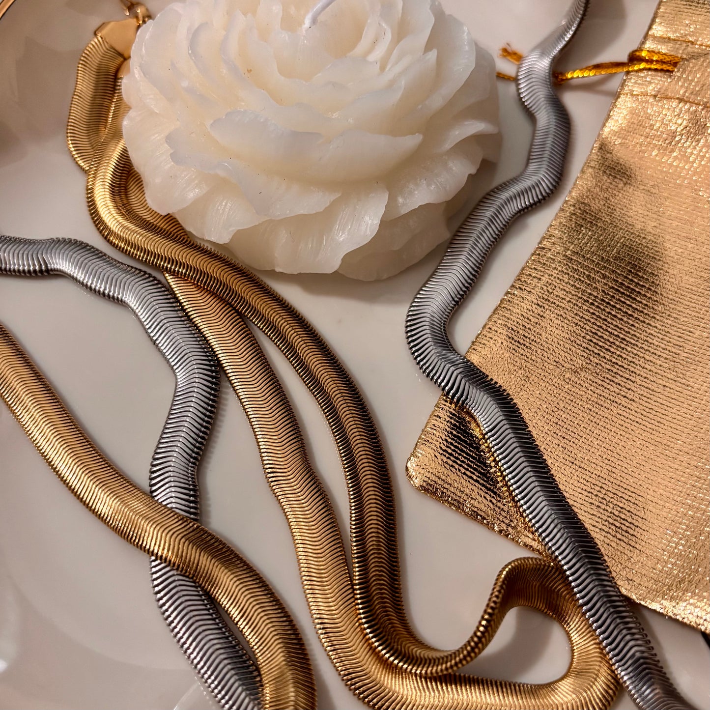 Boa Necklace
