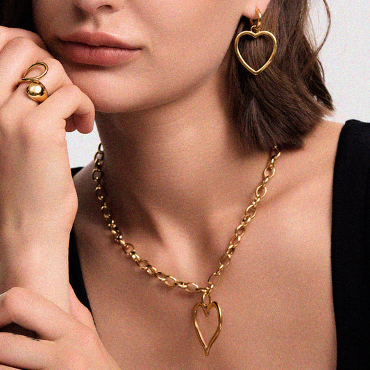 Luve Necklace